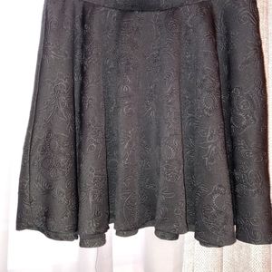 Hot Topic skull embossed skirt